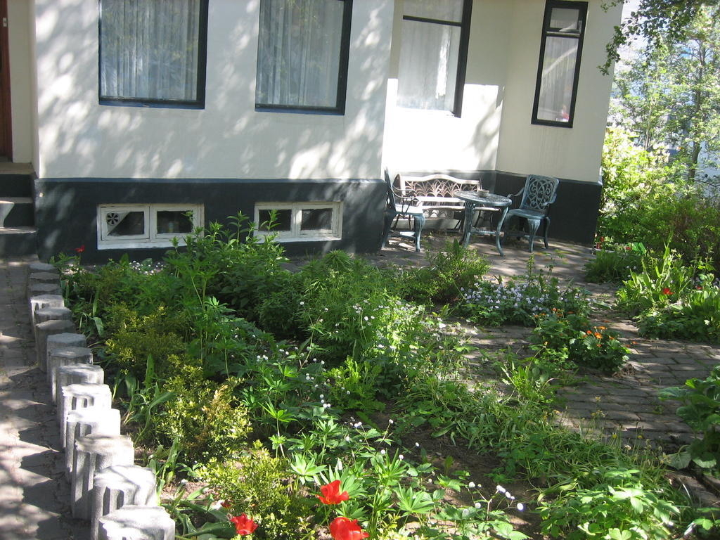 Guesthouse Solgardar Akureyri Bagian luar foto